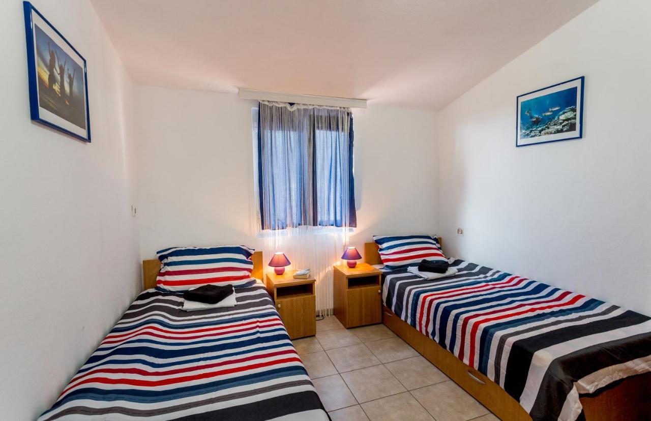 Lustica Apartments المظهر الخارجي الصورة