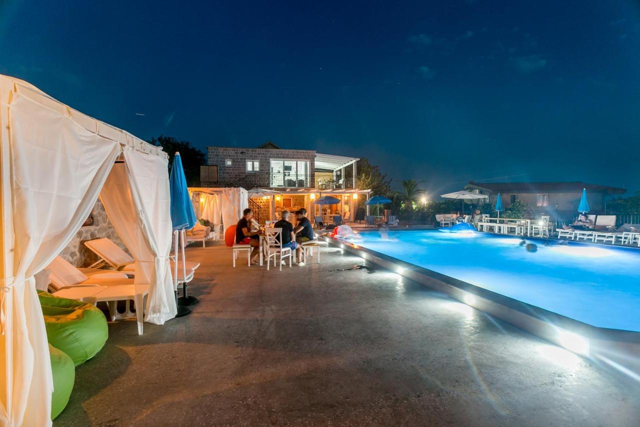 Lustica Apartments المظهر الخارجي الصورة